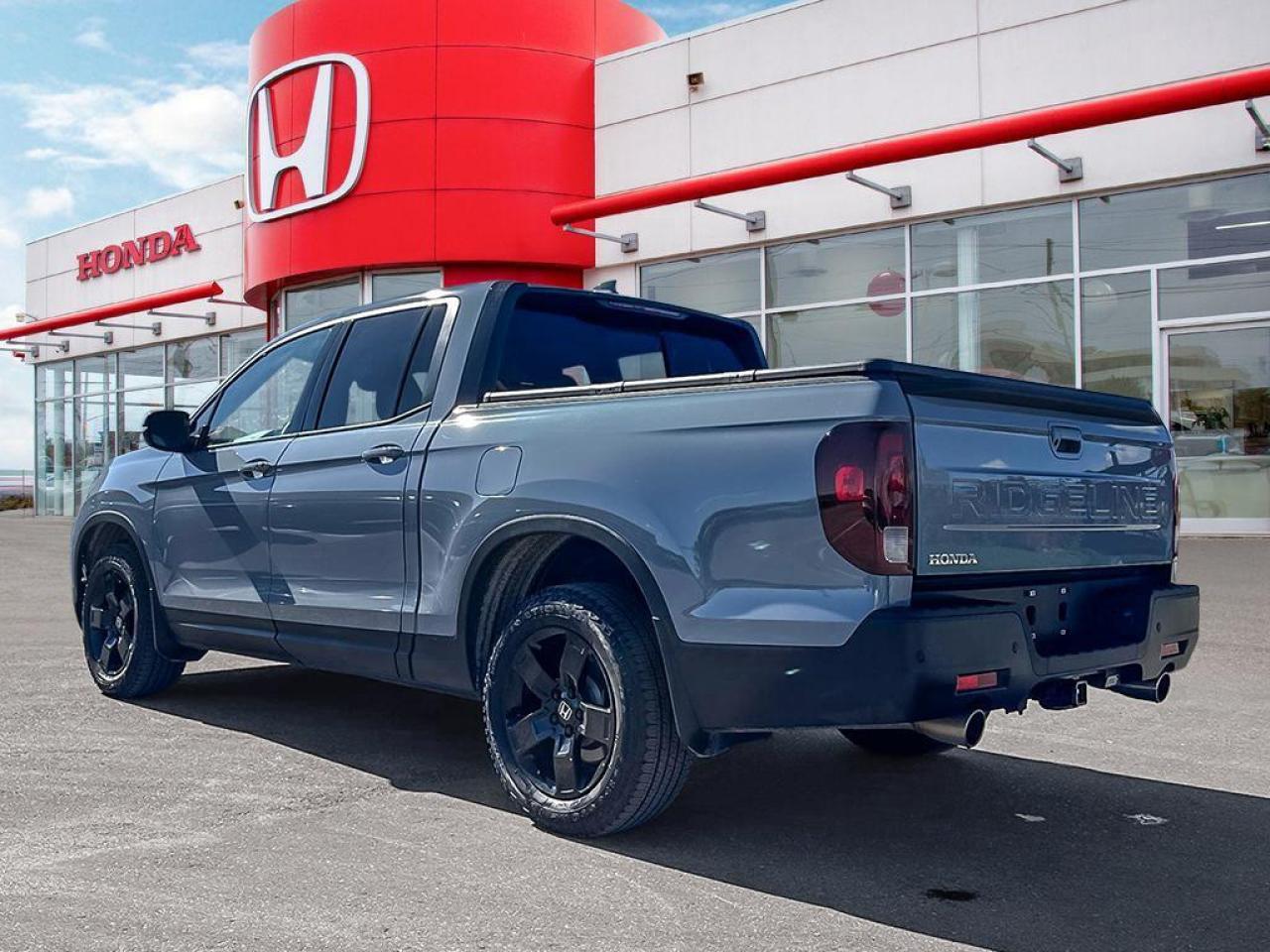 2025 Honda Ridgeline Black Edition Photo3