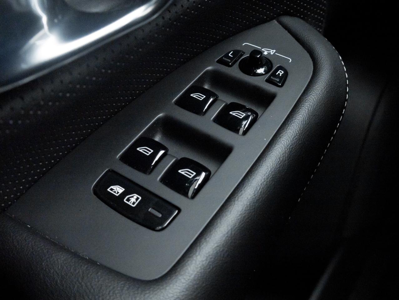 2022 Volvo XC90 T6 AWD R-Design 22"ALLOY WHEELS  NAPPA LEATHER CPO Photo