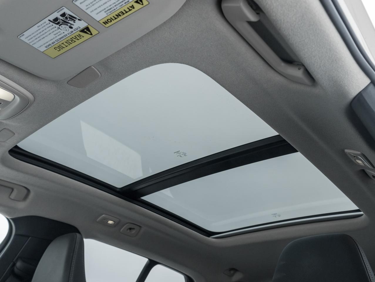 2025 Volvo XC40 B5 AWD PLUS  LIKE NEW  20" ALLOY WHEELS  CPO Photo