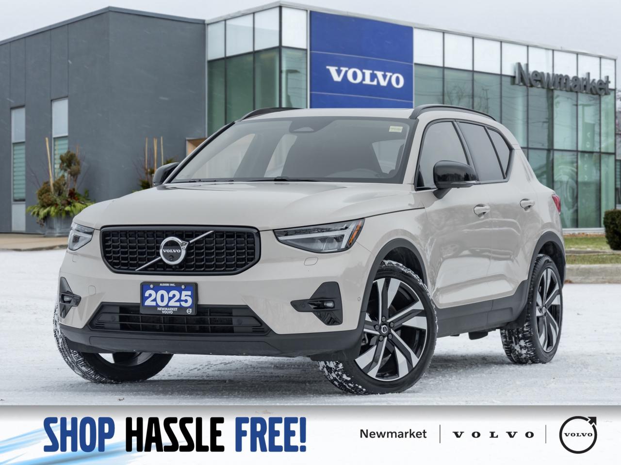 2025 Volvo XC40 B5 AWD PLUS  LIKE NEW  20" ALLOY WHEELS  CPO Photo0