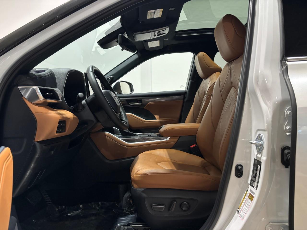 2025 Toyota Highlander Hybrid LIMITED Photo