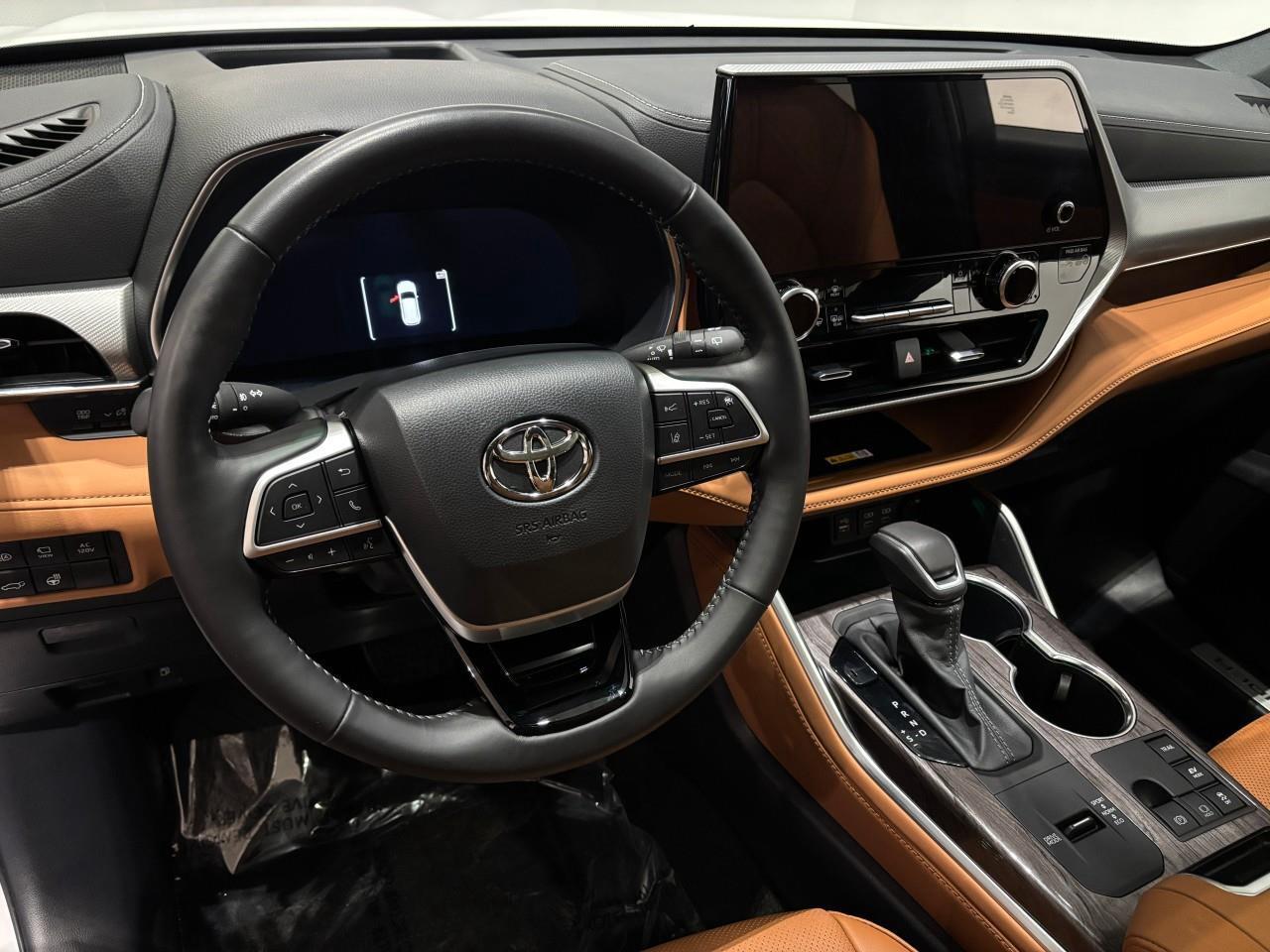 2025 Toyota Highlander Hybrid LIMITED Photo
