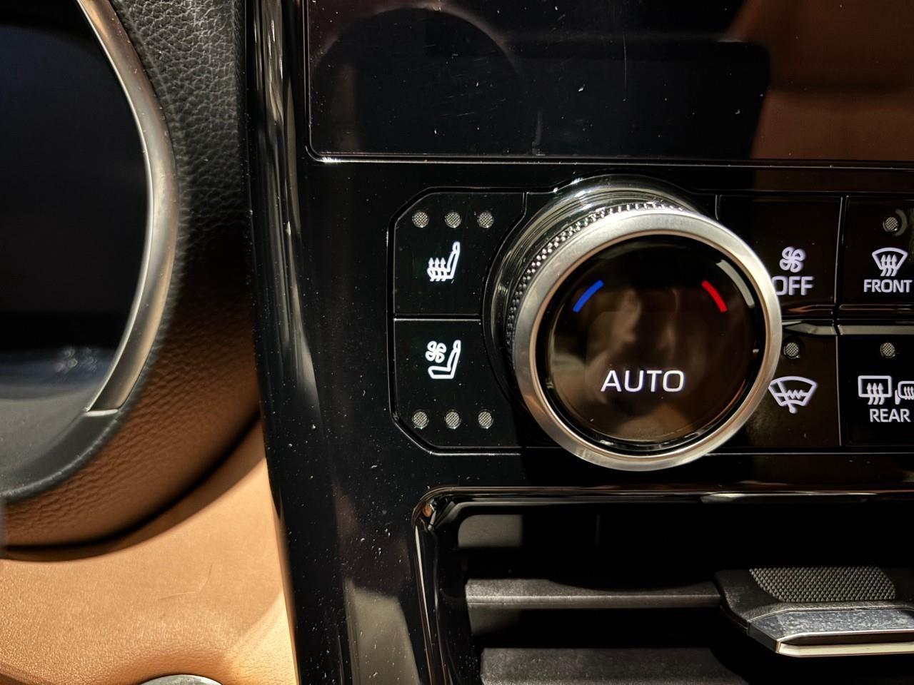 2025 Toyota Highlander Hybrid LIMITED Photo