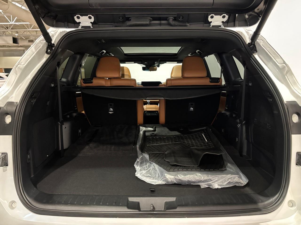 2025 Toyota Highlander Hybrid LIMITED Photo