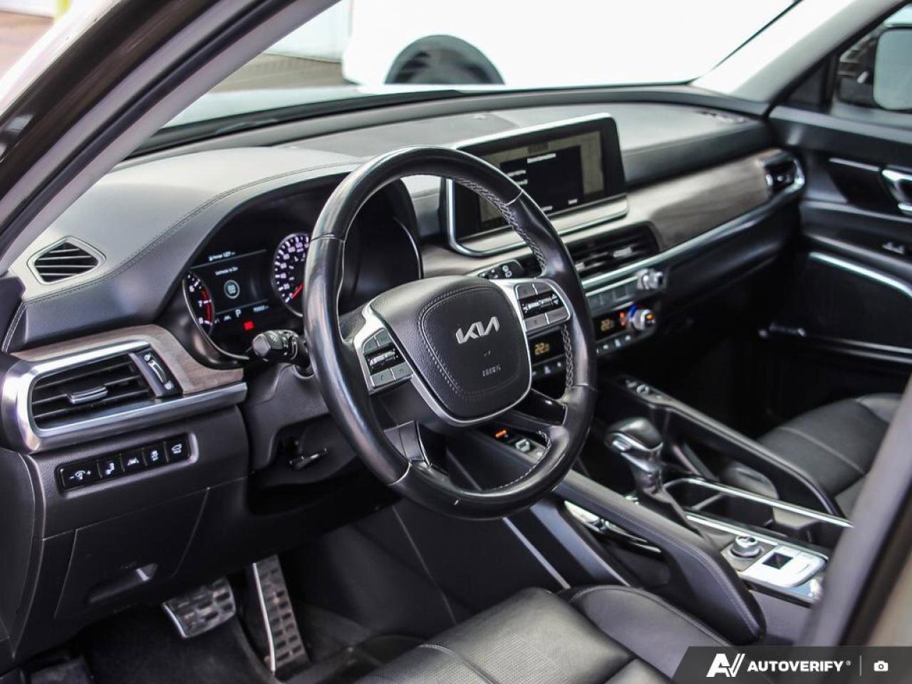 2022 Kia Telluride SX   AWD   Apple CarPlay   Heated & Cooled Seats Photo