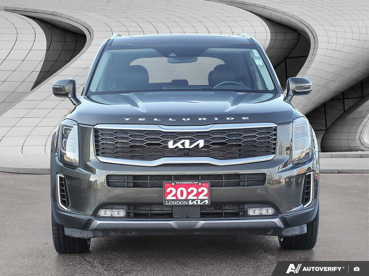 2022 Kia Telluride SX   AWD   Apple CarPlay   Heated & Cooled Seats Photo