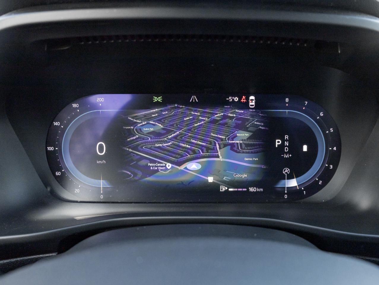 2024 Volvo XC40 B5 AWD Plus Dark Theme  HARMAN KARDON  OFF LEASE Photo