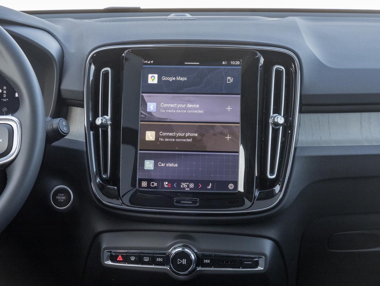 2024 Volvo XC40 B5 AWD Plus Dark Theme  HARMAN KARDON  OFF LEASE Photo