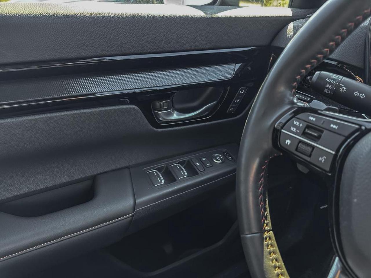 2025 Honda CR-V Hybrid Touring Photo