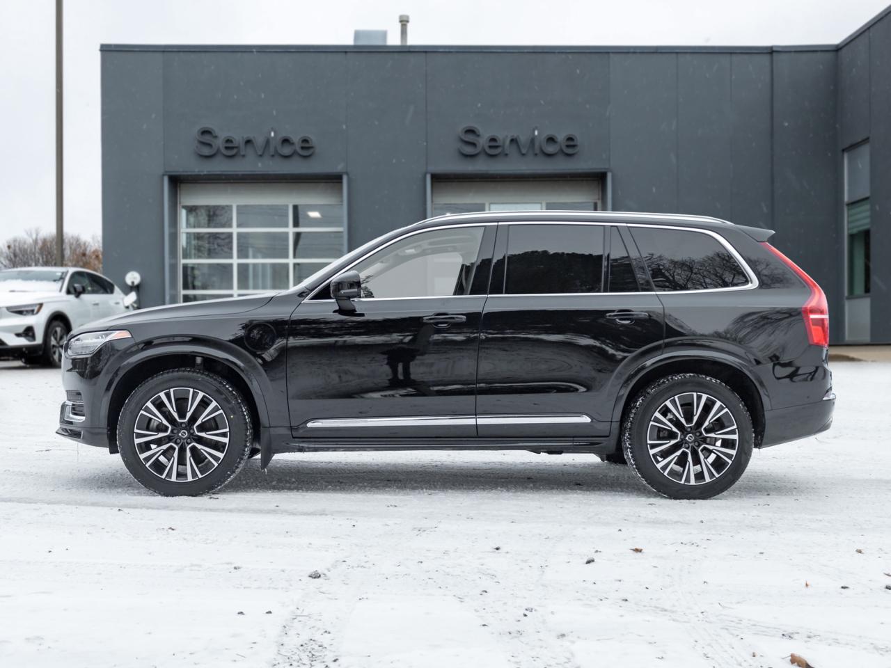 2024 Volvo XC90 Recharge T8 eAWD PHEV Core 7-Seater  OFF LEASE  CPO Photo