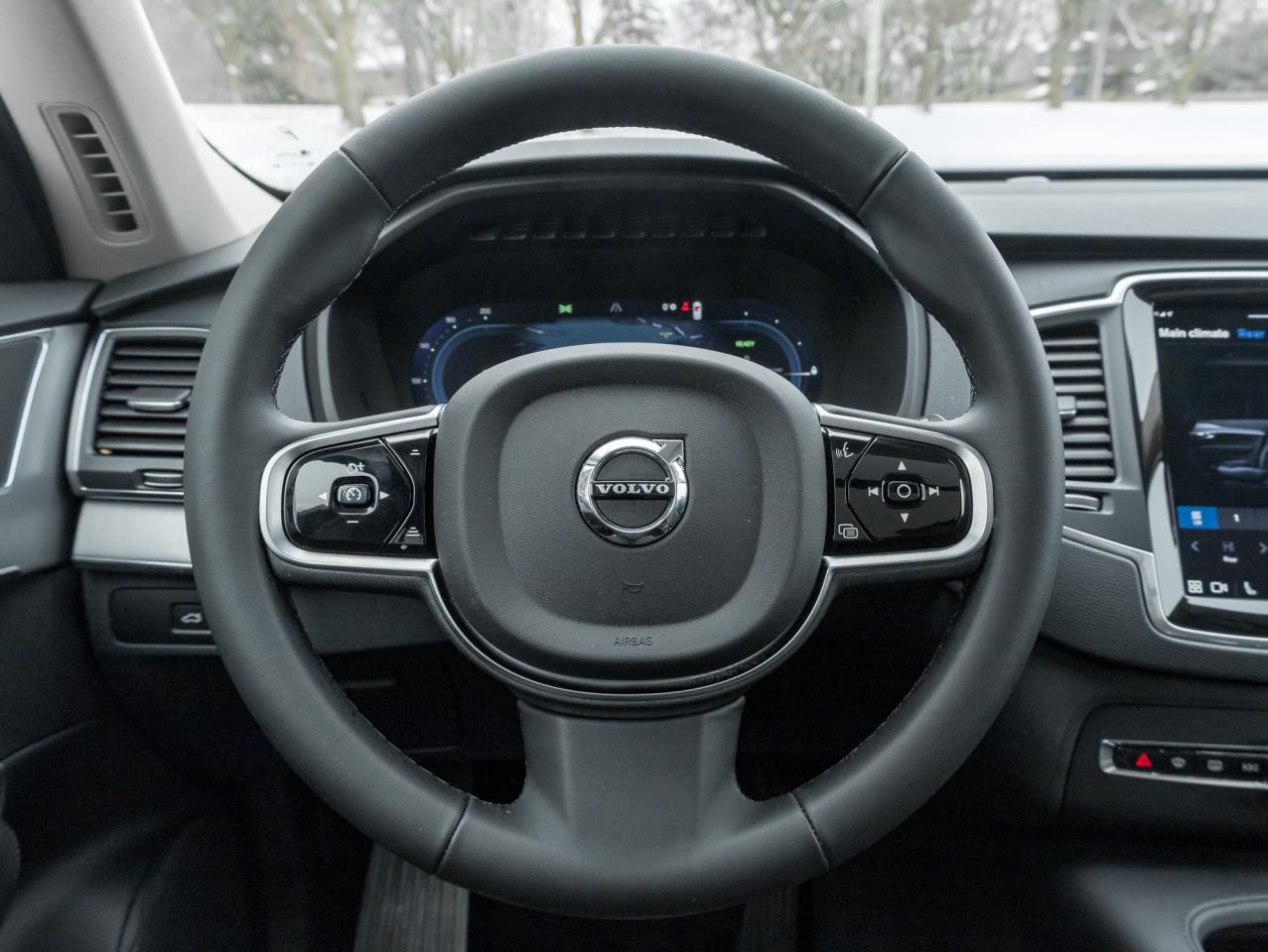 2024 Volvo XC90 Recharge T8 eAWD PHEV Core 7-Seater  OFF LEASE  CPO Photo