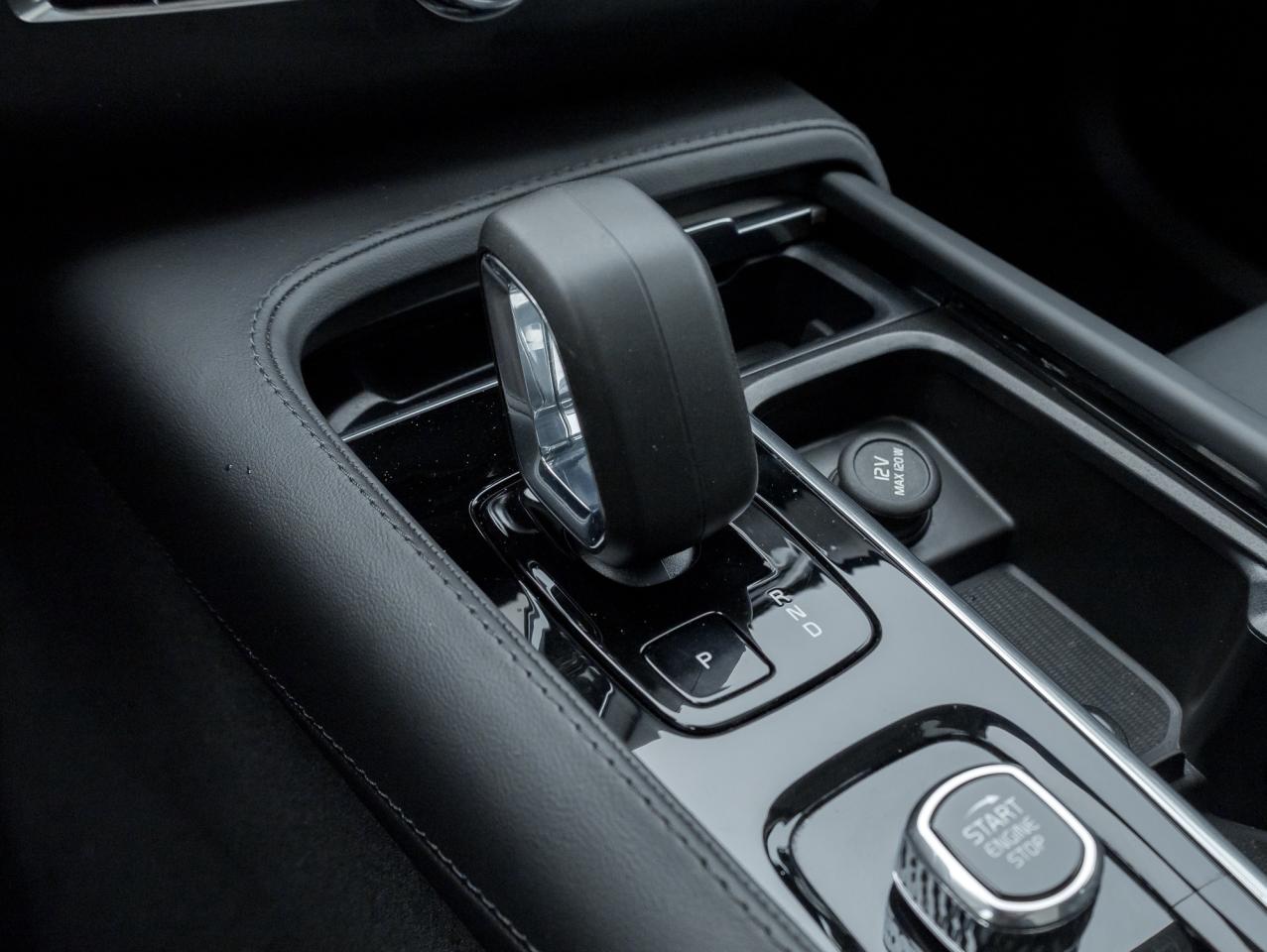 2024 Volvo XC90 Recharge T8 eAWD PHEV Core 7-Seater  OFF LEASE  CPO Photo