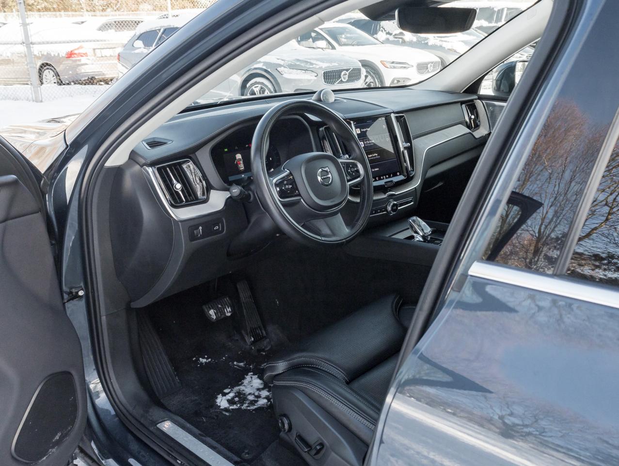 2022 Volvo XC60 B6 AWD INSCRIPTION-BOWERS & WILKINS-CPO-OFF LEASE Photo