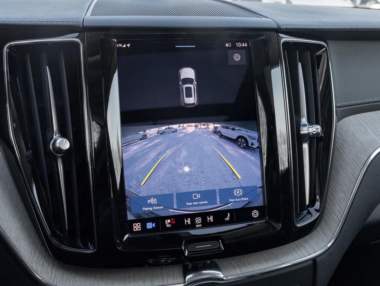 2022 Volvo XC60 B6 AWD INSCRIPTION-BOWERS & WILKINS-CPO-OFF LEASE Photo