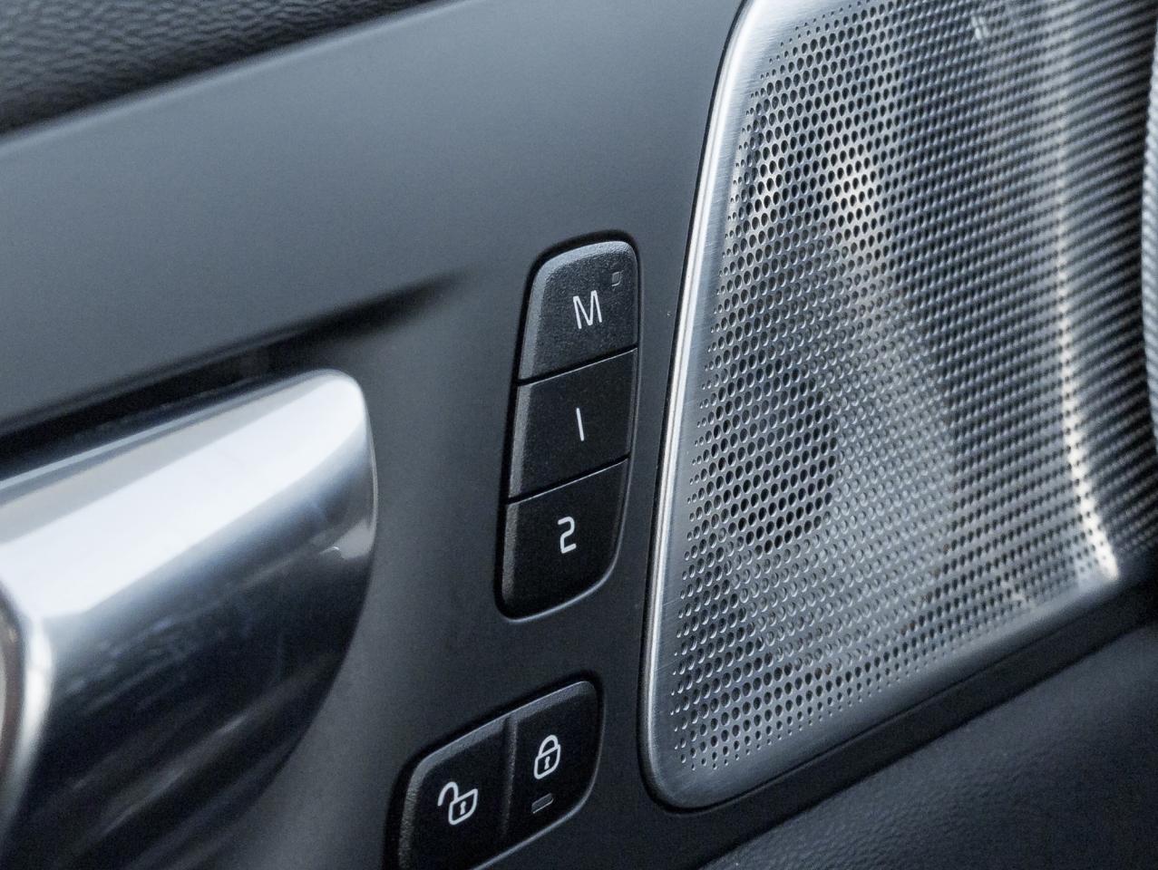 2022 Volvo XC60 B6 AWD INSCRIPTION-BOWERS & WILKINS-CPO-OFF LEASE Photo