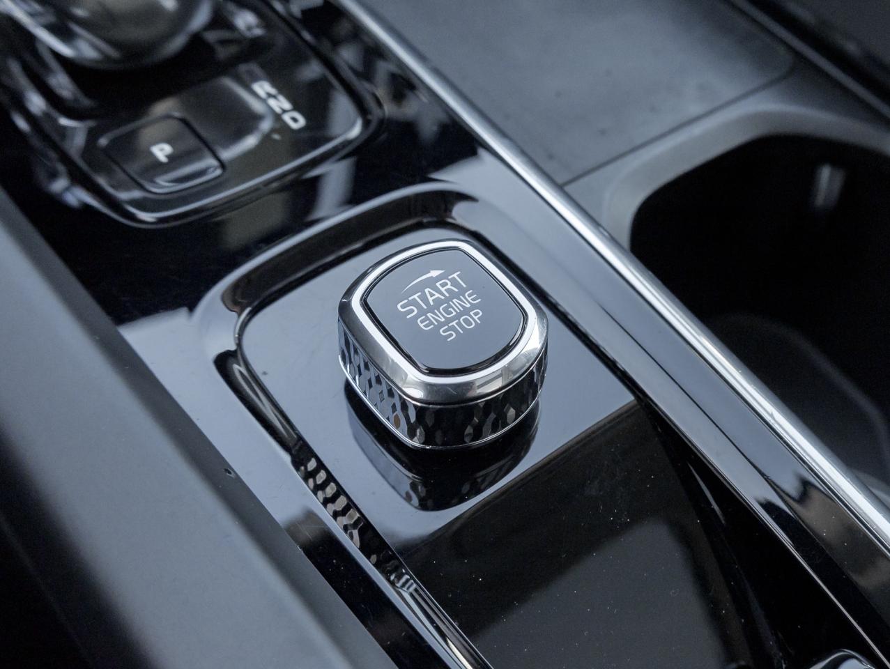 2022 Volvo XC60 B6 AWD INSCRIPTION-BOWERS & WILKINS-CPO-OFF LEASE Photo