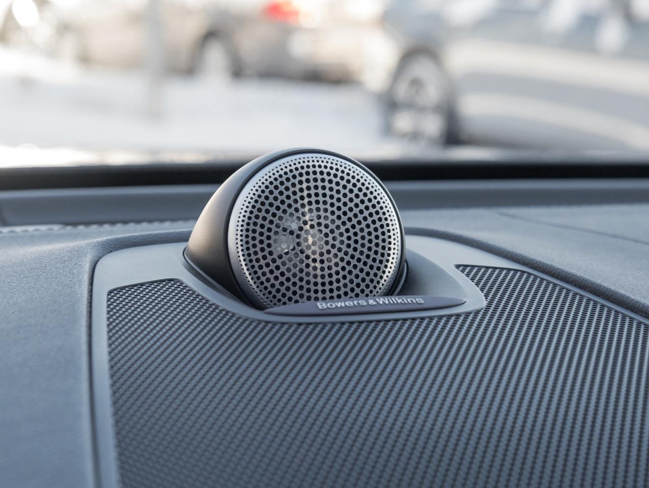 2022 Volvo XC60 B6 AWD INSCRIPTION-BOWERS & WILKINS-CPO-OFF LEASE Photo