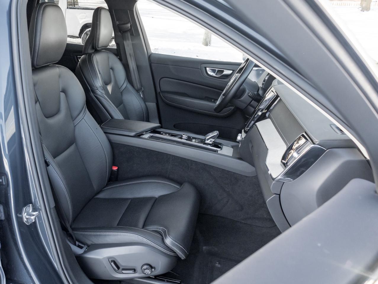 2022 Volvo XC60 B6 AWD INSCRIPTION-BOWERS & WILKINS-CPO-OFF LEASE Photo