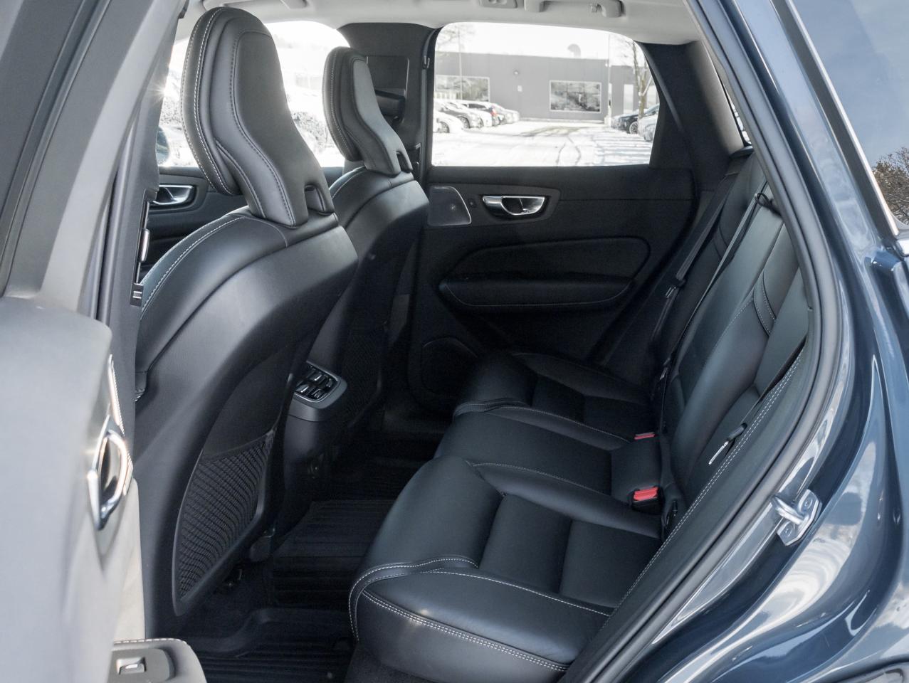 2022 Volvo XC60 B6 AWD INSCRIPTION-BOWERS & WILKINS-CPO-OFF LEASE Photo