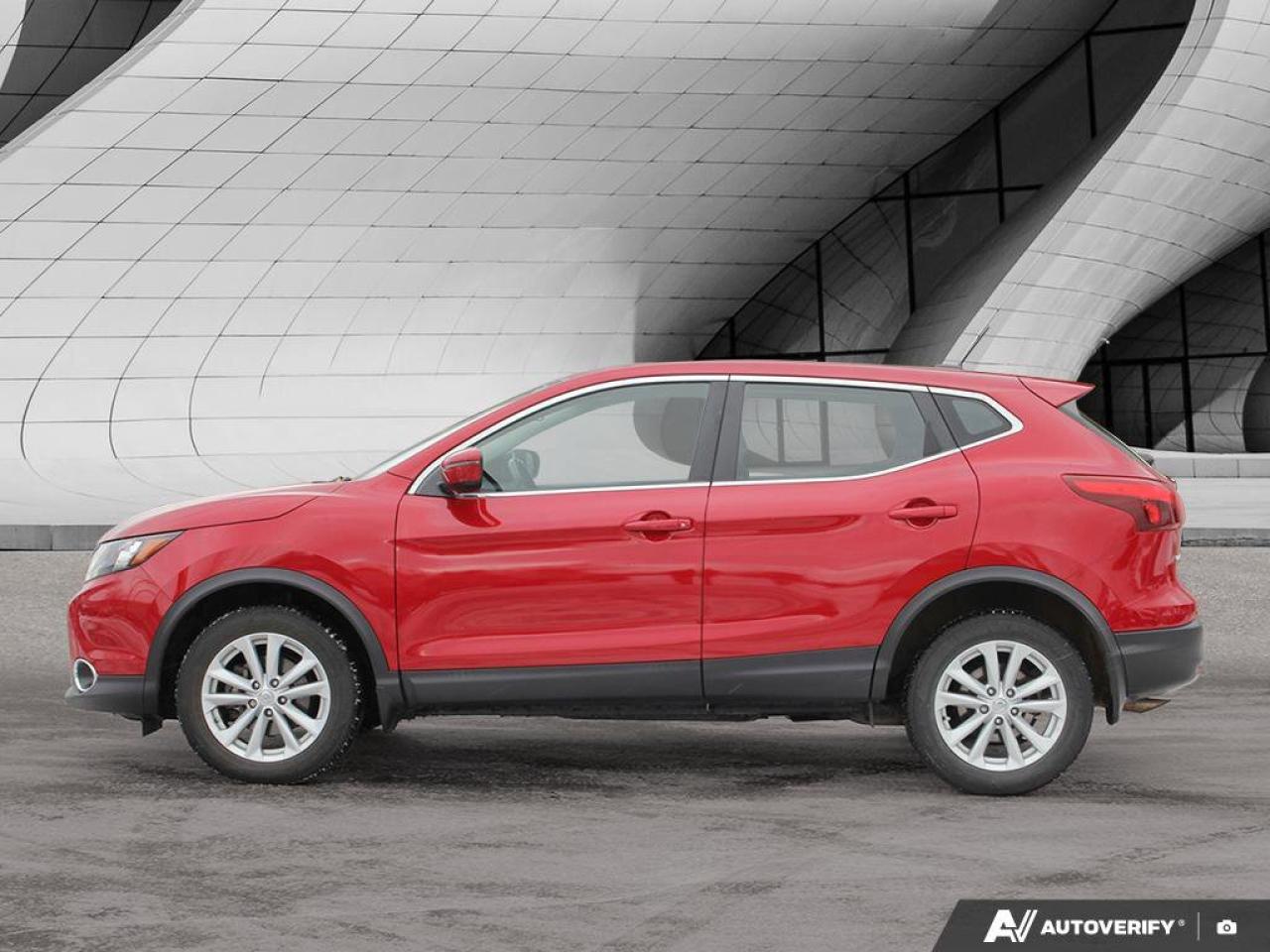 2018 Nissan Rogue SV Photo