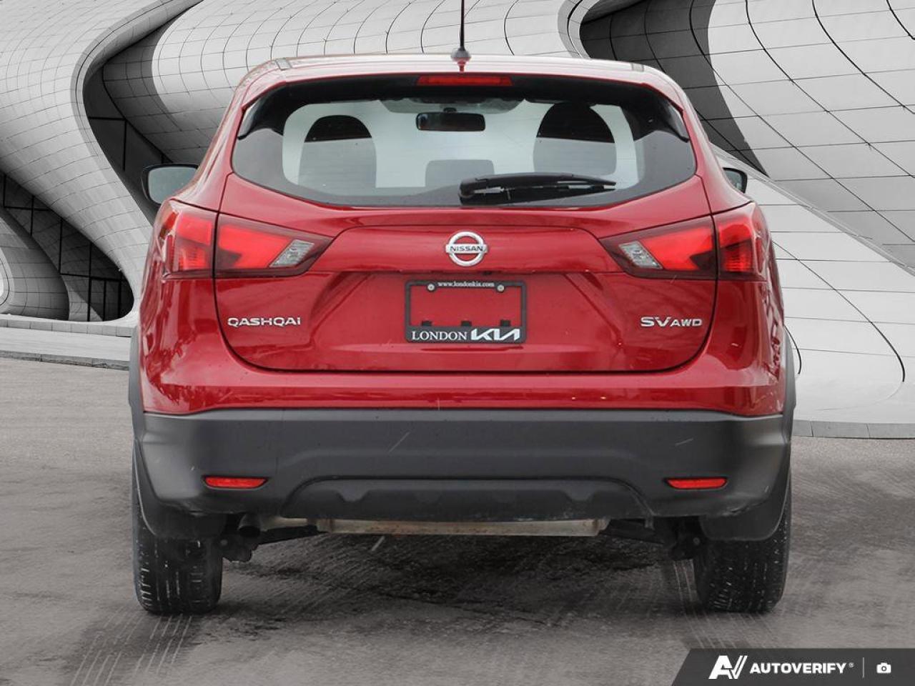 2018 Nissan Rogue SV Photo4