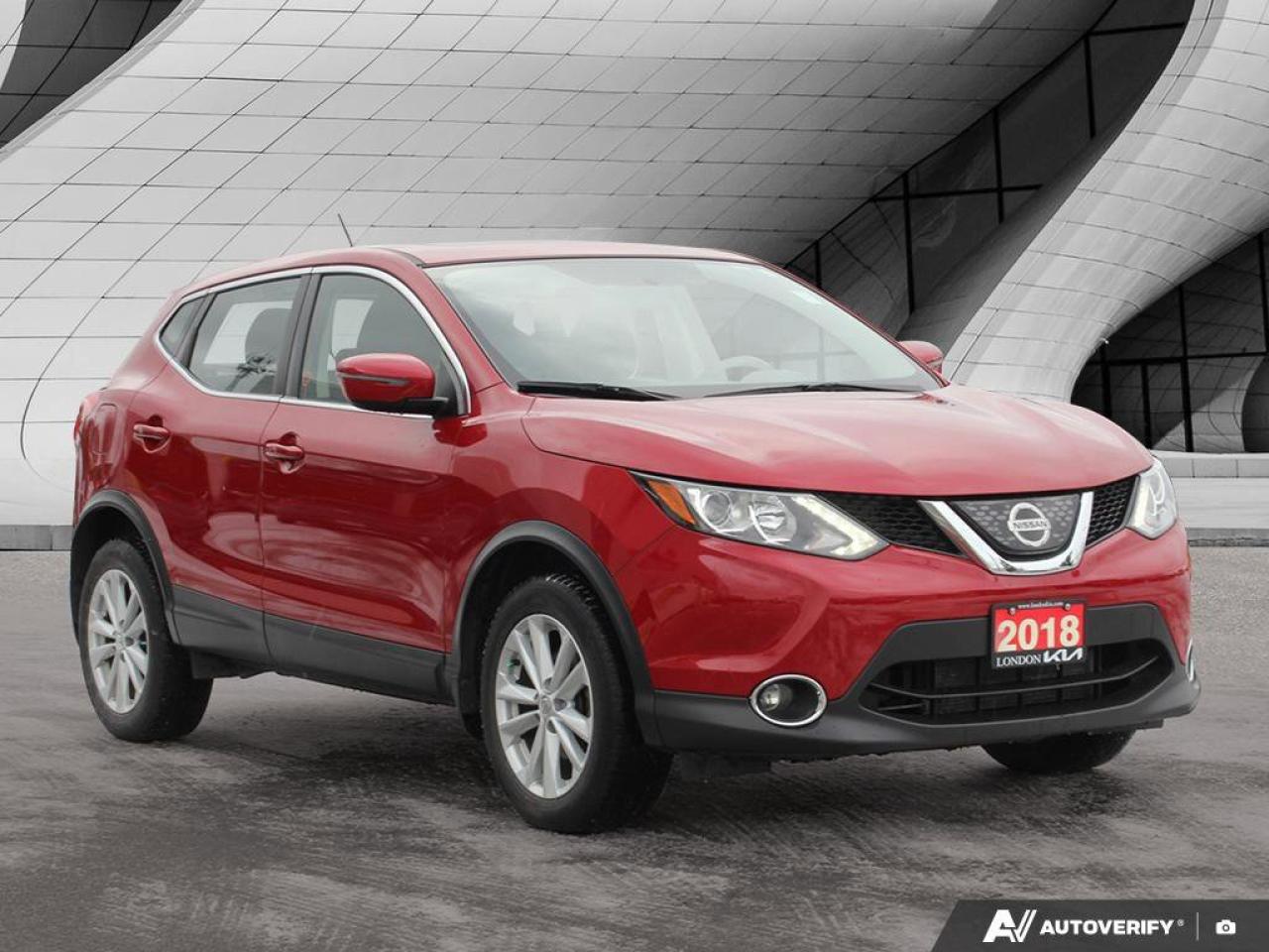 2018 Nissan Rogue SV Photo