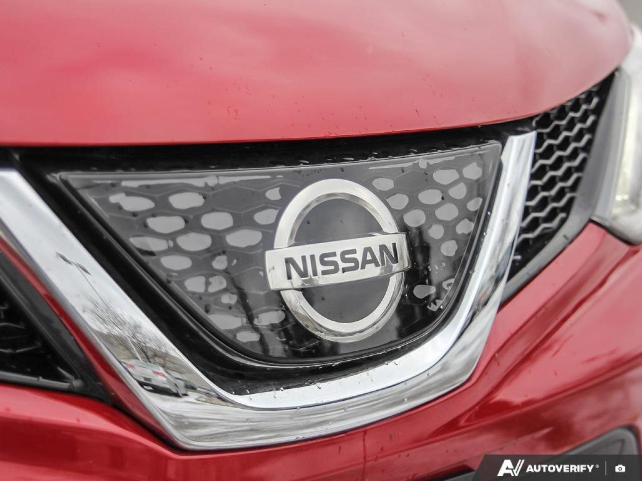 2018 Nissan Rogue SV Photo