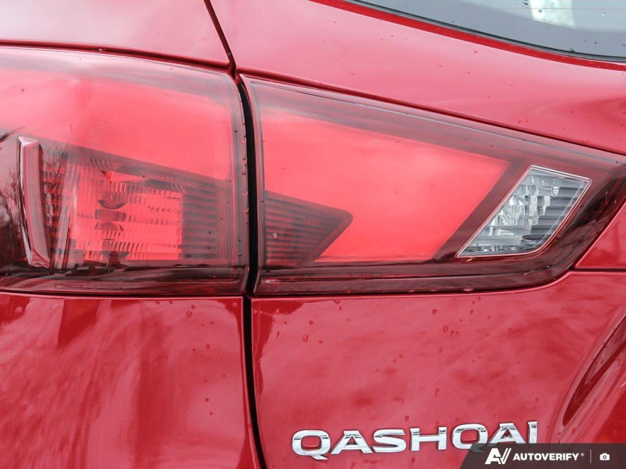 2018 Nissan Rogue SV Photo