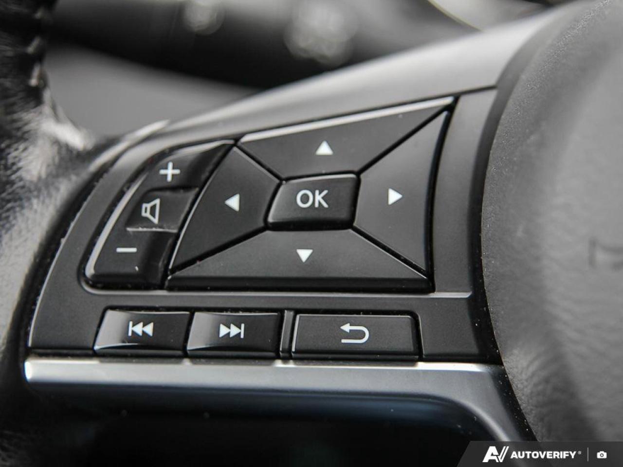 2018 Nissan Rogue SV Photo