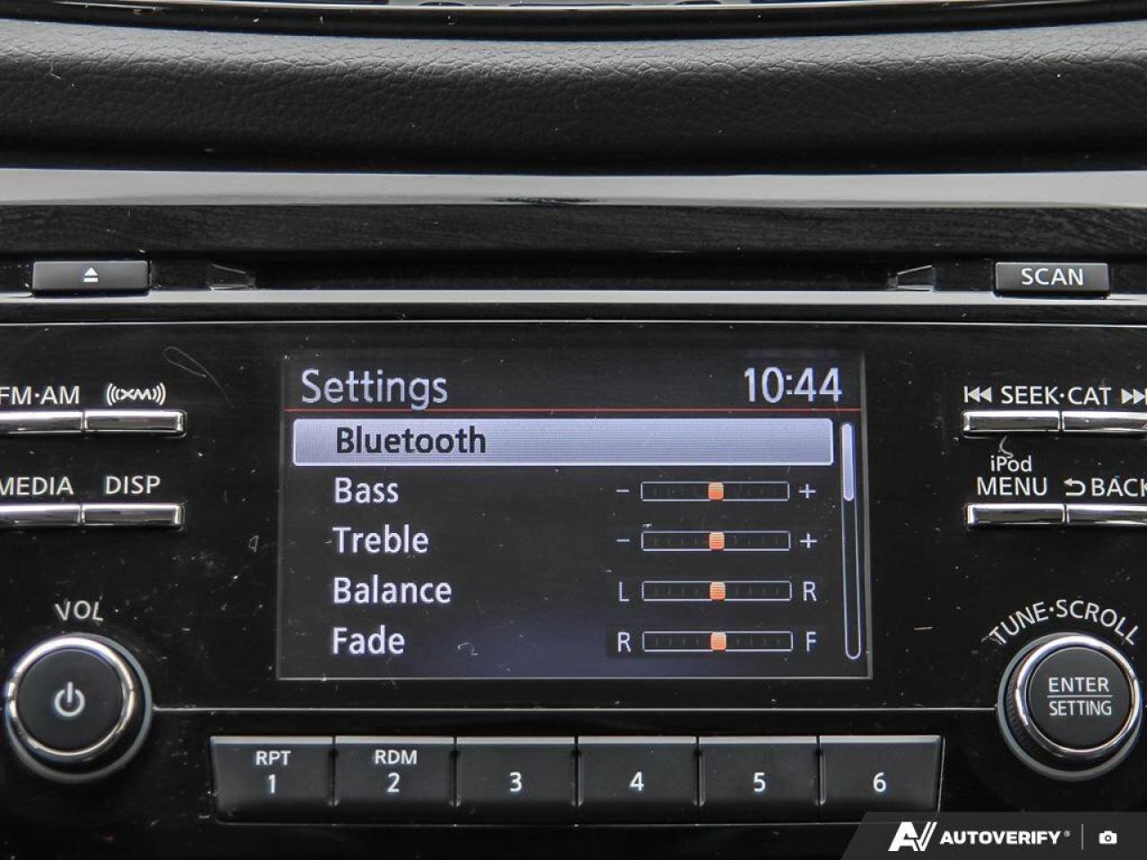 2018 Nissan Rogue SV Photo