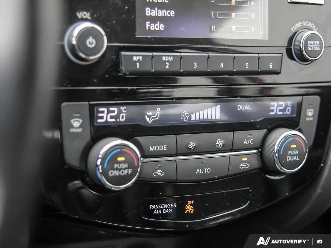 2018 Nissan Rogue SV Photo