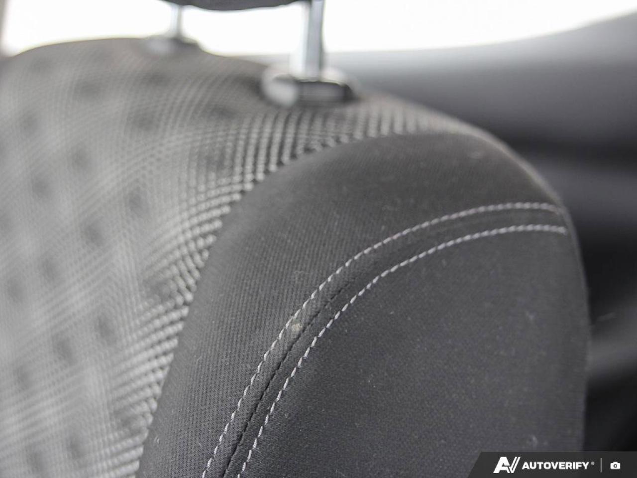 2018 Nissan Rogue SV Photo