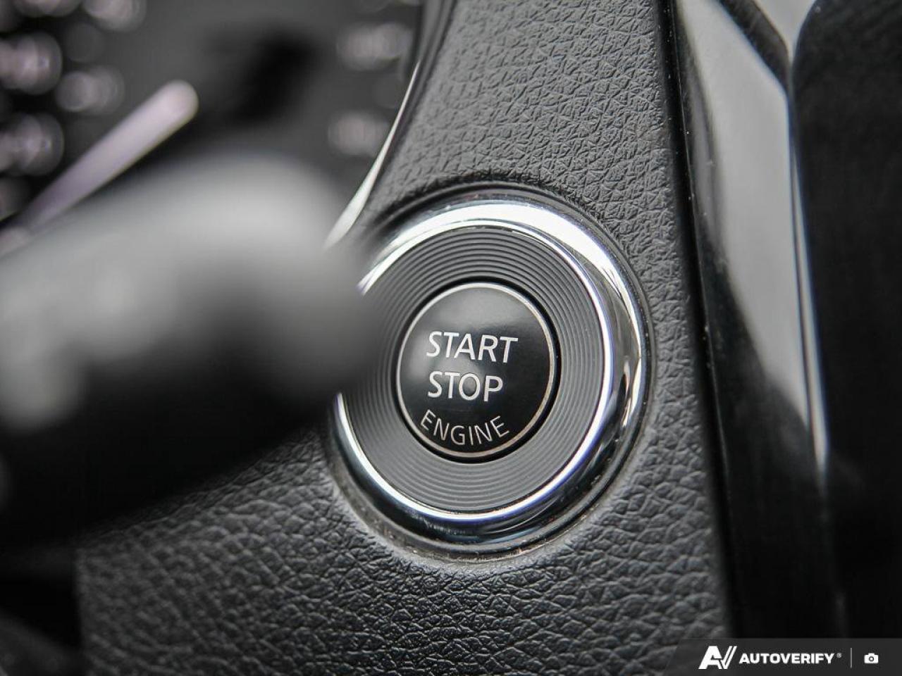 2018 Nissan Rogue SV Photo