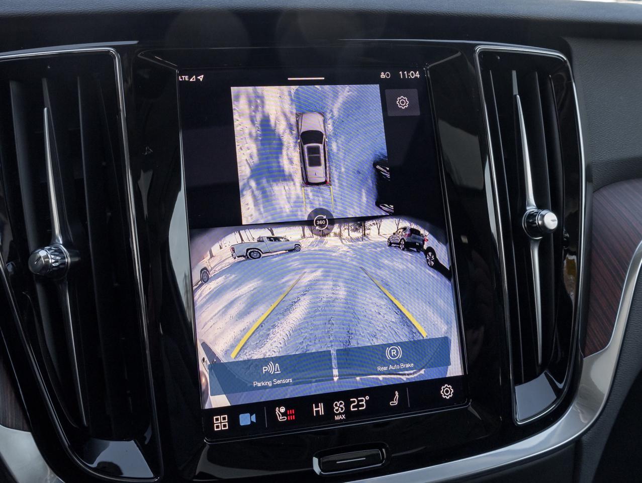 2025 Volvo V60 Cross Country B5 AWD PLUS  ISD 5th Aug 2025  CPO RATE FROM 3.49% Photo