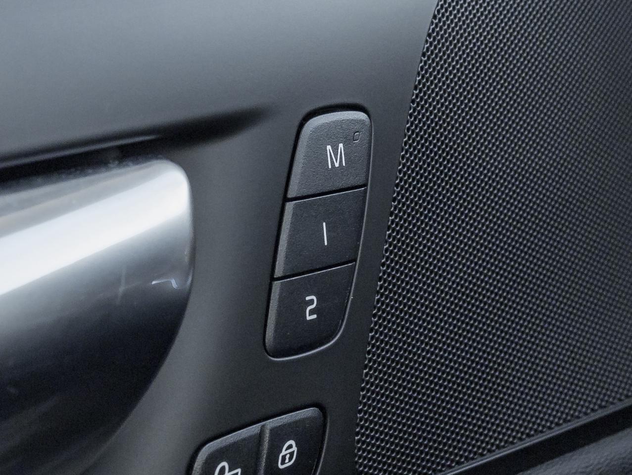 2025 Volvo V60 Cross Country B5 AWD PLUS  ISD 5th Aug 2025  CPO RATE FROM 3.49% Photo