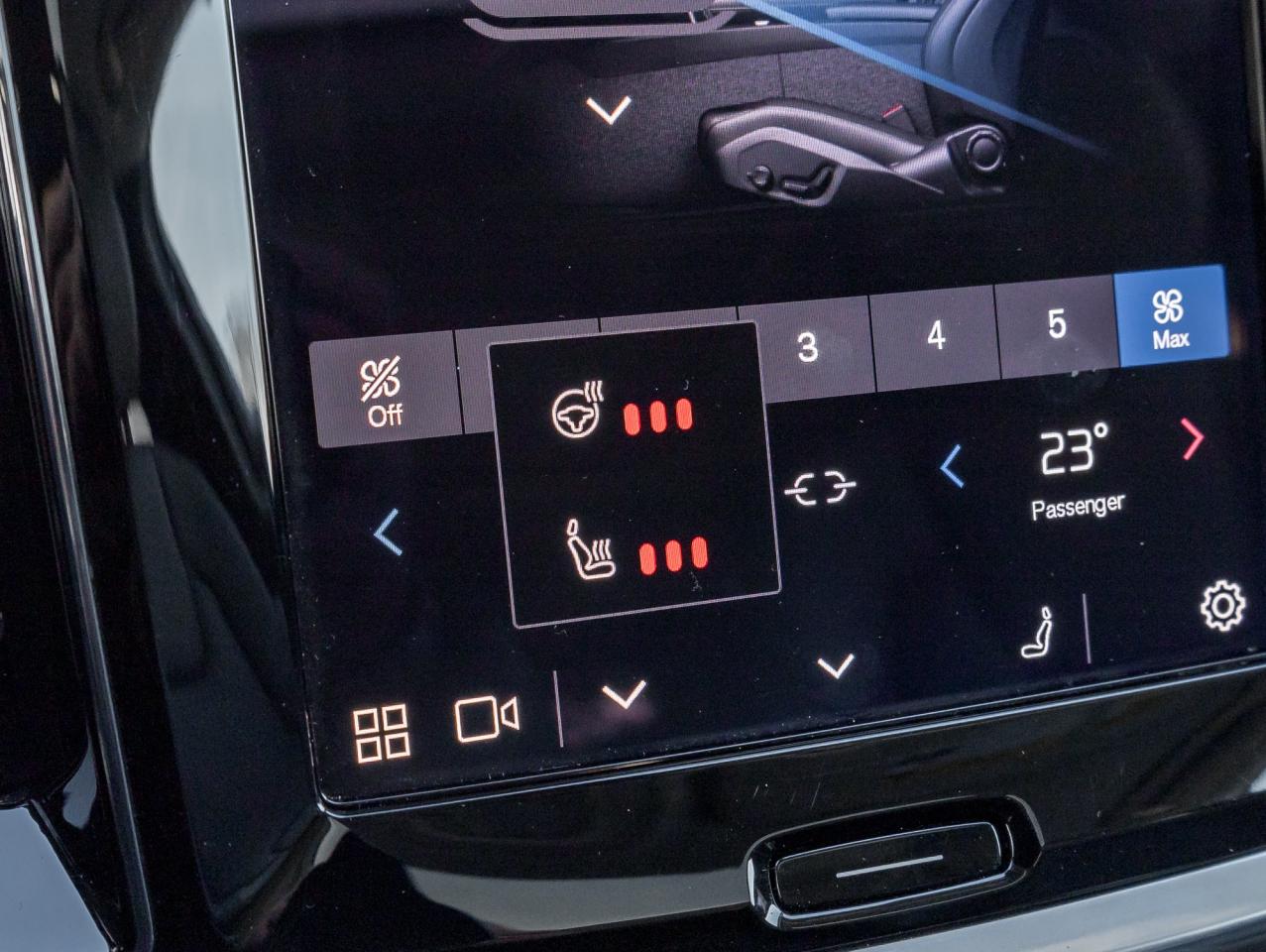 2025 Volvo V60 Cross Country B5 AWD PLUS  ISD 5th Aug 2025  CPO RATE FROM 3.49% Photo