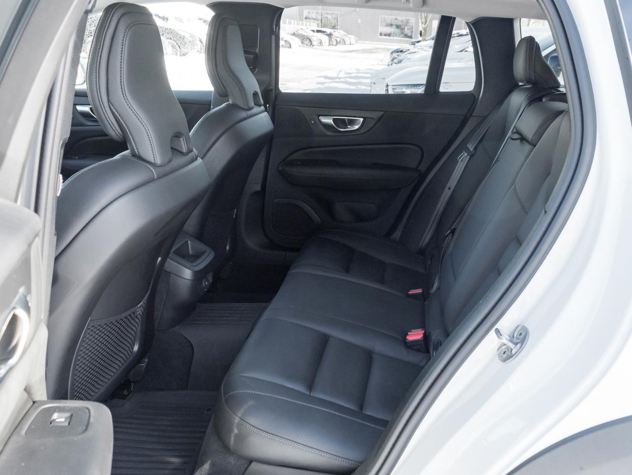 2025 Volvo V60 Cross Country B5 AWD PLUS  ISD 5th Aug 2025  CPO RATE FROM 3.49% Photo