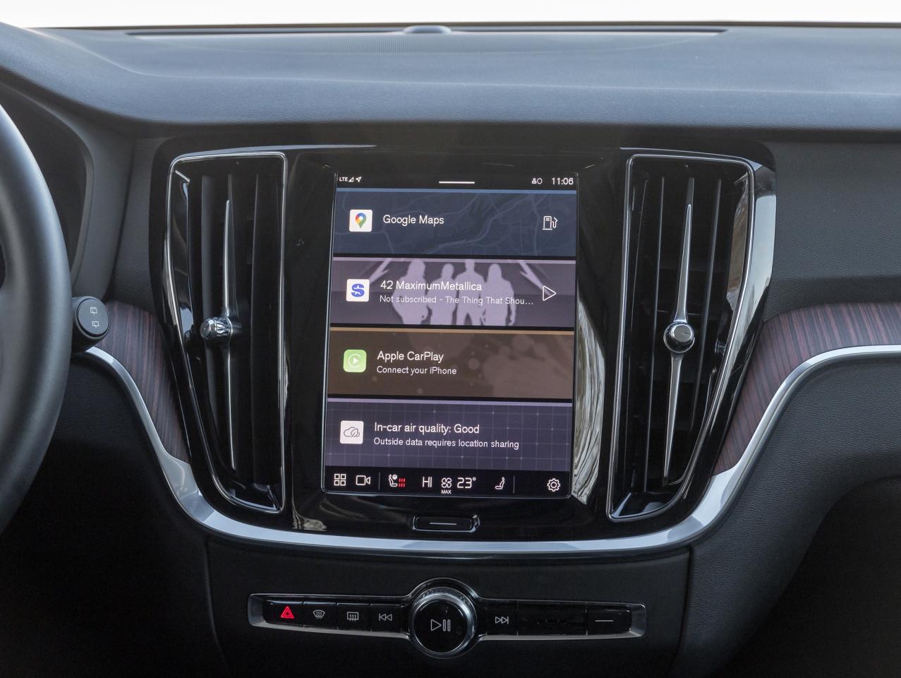 2025 Volvo V60 Cross Country B5 AWD PLUS  ISD 5th Aug 2025  CPO RATE FROM 3.49% Photo