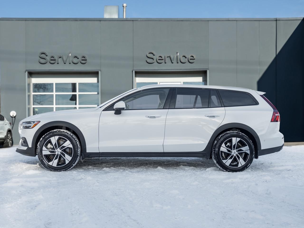 2025 Volvo V60 Cross Country B5 AWD PLUS  ISD 5th Aug 2025  CPO RATE FROM 3.49% Photo2