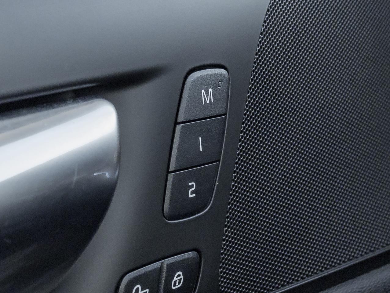 2025 Volvo V60 Cross Country B5 AWD PLUS  ISD 5th Aug 2025  CPO RATE FROM 3.49% Photo