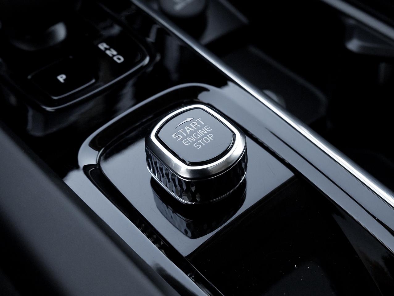 2025 Volvo V60 Cross Country B5 AWD PLUS  ISD 5th Aug 2025  CPO RATE FROM 3.49% Photo