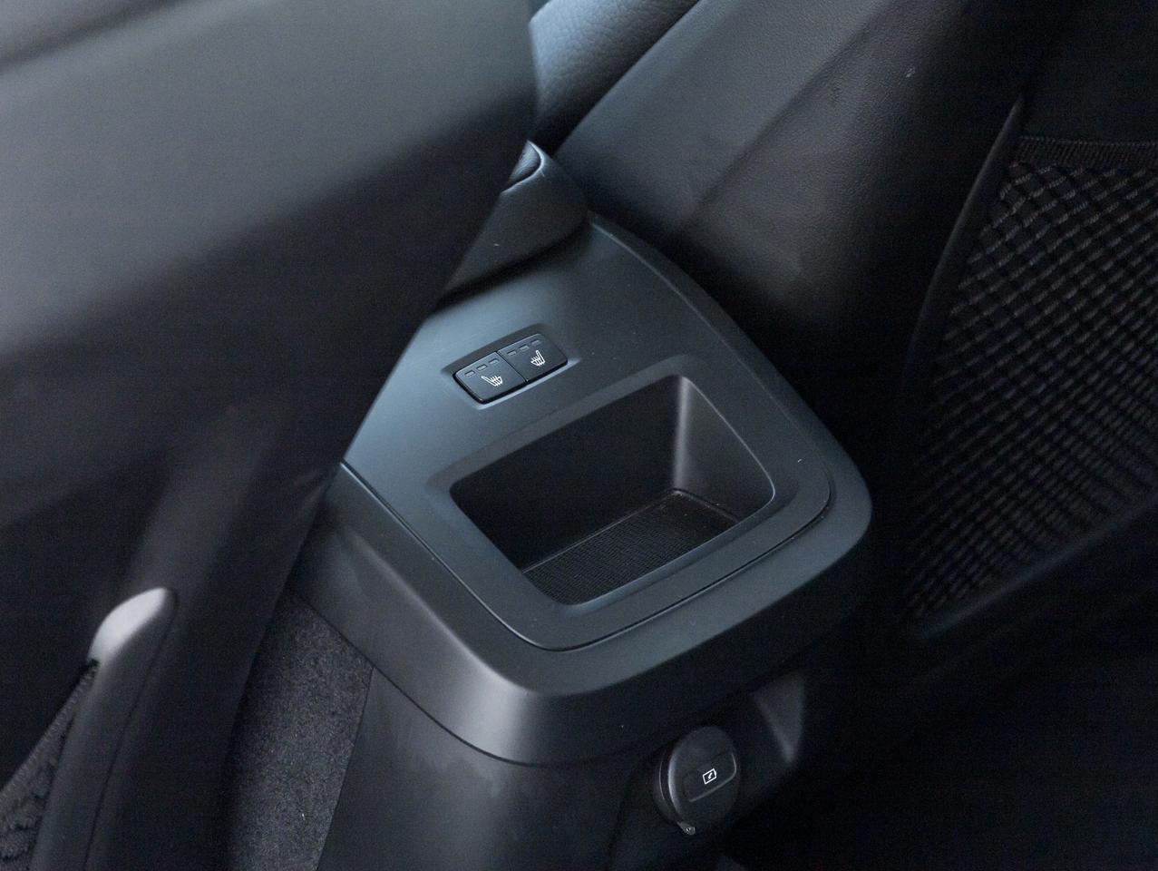 2025 Volvo V60 Cross Country B5 AWD PLUS  ISD 5th Aug 2025  CPO RATE FROM 3.49% Photo