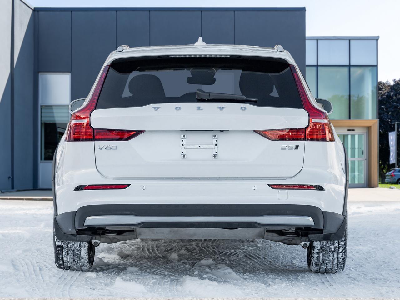 2025 Volvo V60 Cross Country B5 AWD PLUS   CPO RATE FROM 3.49% Photo