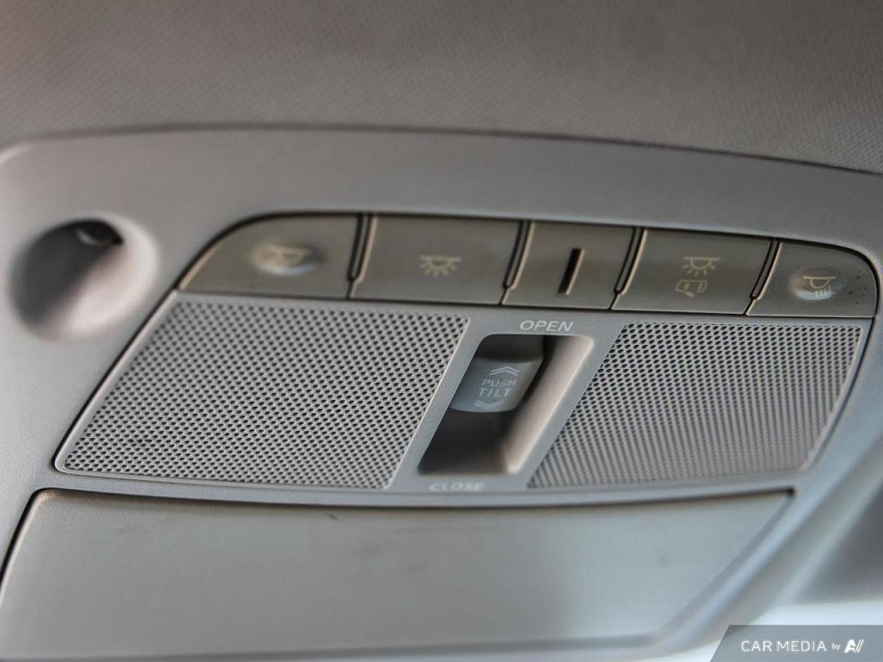 2017 Nissan Murano Platinum   V6   AWD   Leather   Sunroof   Navigati Photo