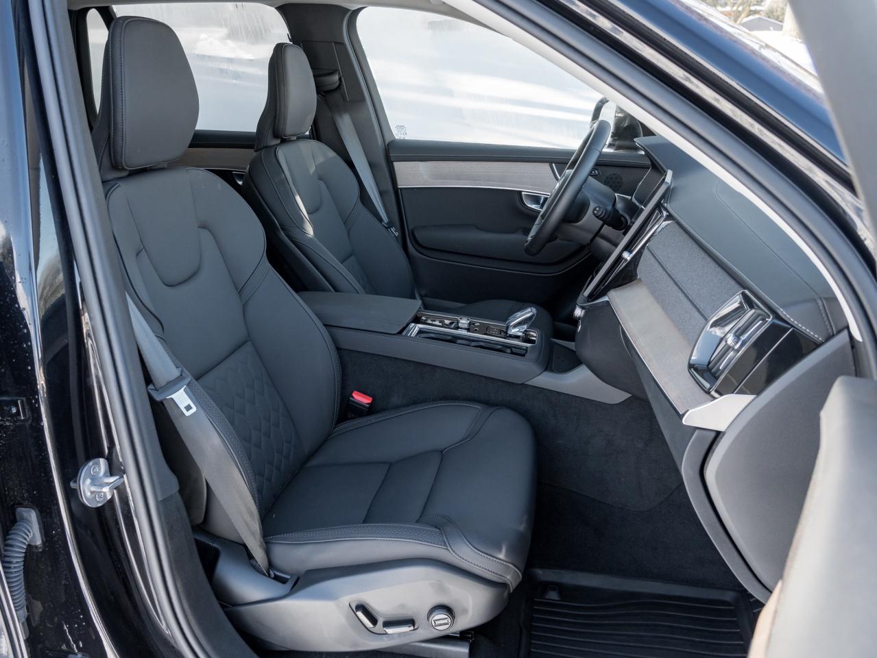 2025 Volvo XC90 2025.5 B6 AWD Plus 7-Seater  NEARLY NEW  CPO Photo