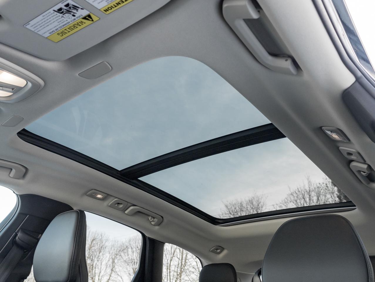 2025 Volvo XC60 B5 AWD Core Dark Theme 19" ALLOY WHEELS  VOLVO CPO Photo