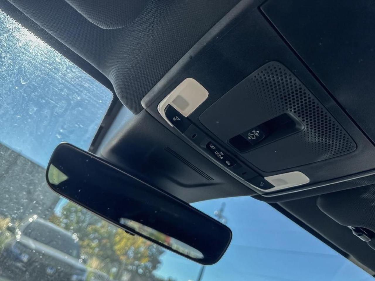 2023 Honda CR-V Hybrid Touring Photo