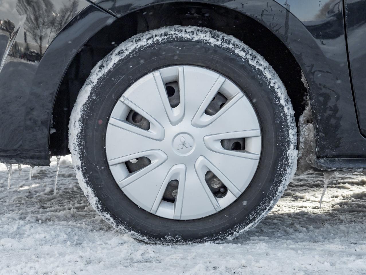 2015 Mitsubishi Mirage 4dr HB CVT ES   AS IS Photo