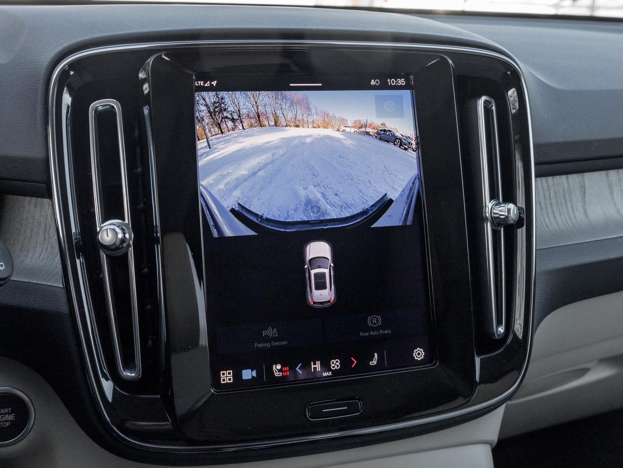 2025 Volvo XC40 B5 AWD Plus Dark Theme  20" ALLOY WHEELS  CPO Photo