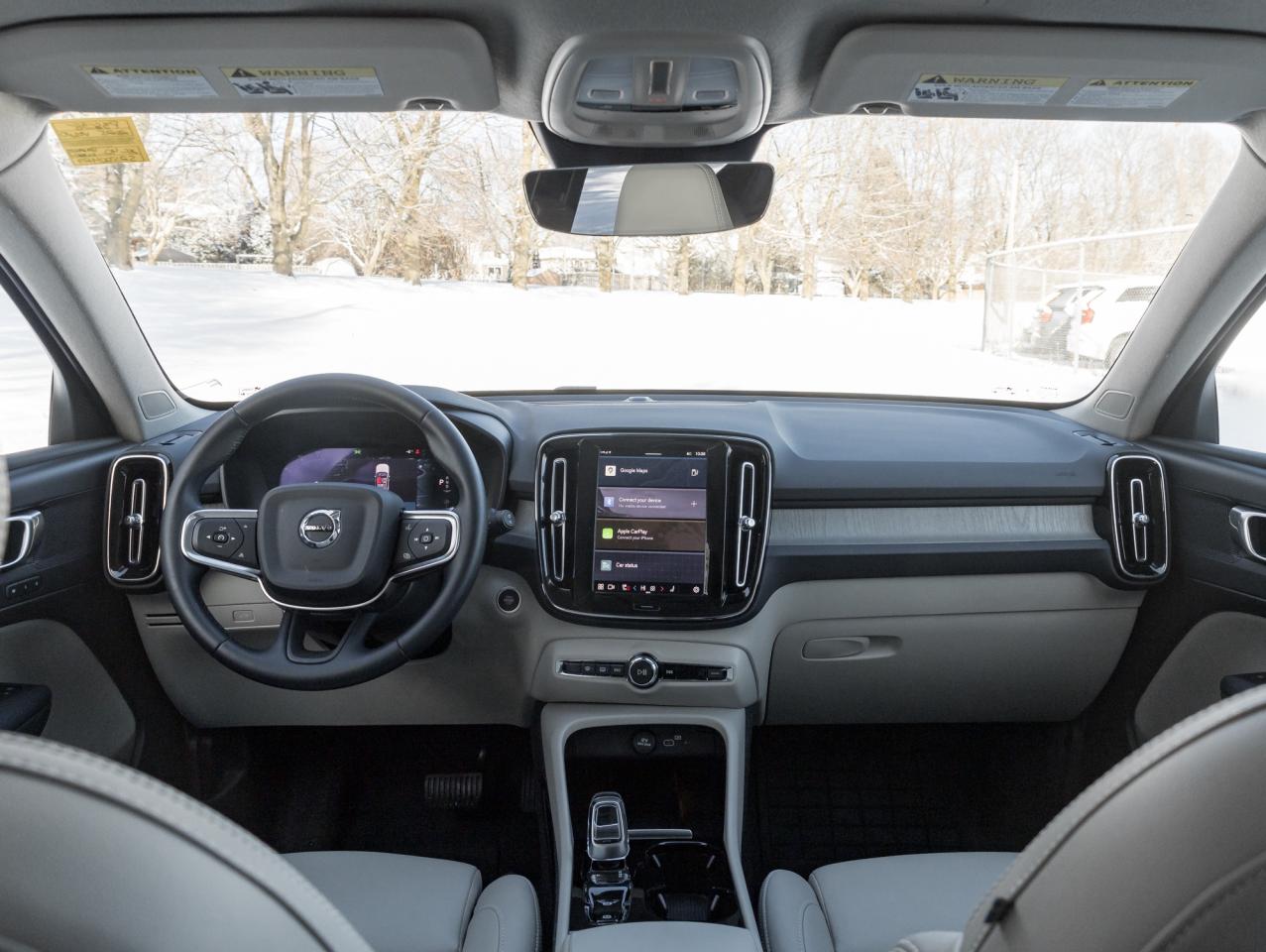 2025 Volvo XC40 B5 AWD Plus Dark Theme  20" ALLOY WHEELS  CPO Photo